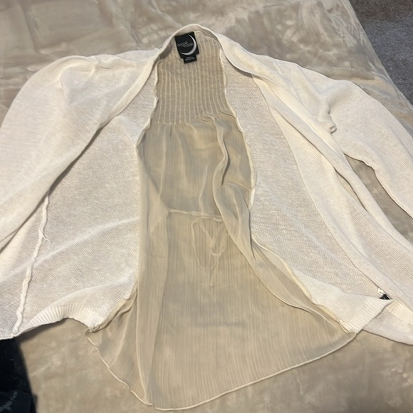 August Moon cream 3-4 cardigan with shear back - Picture 4 of 6